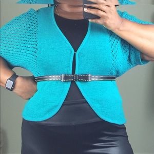 Sag harbor shrug w/hook and eye closure size XL